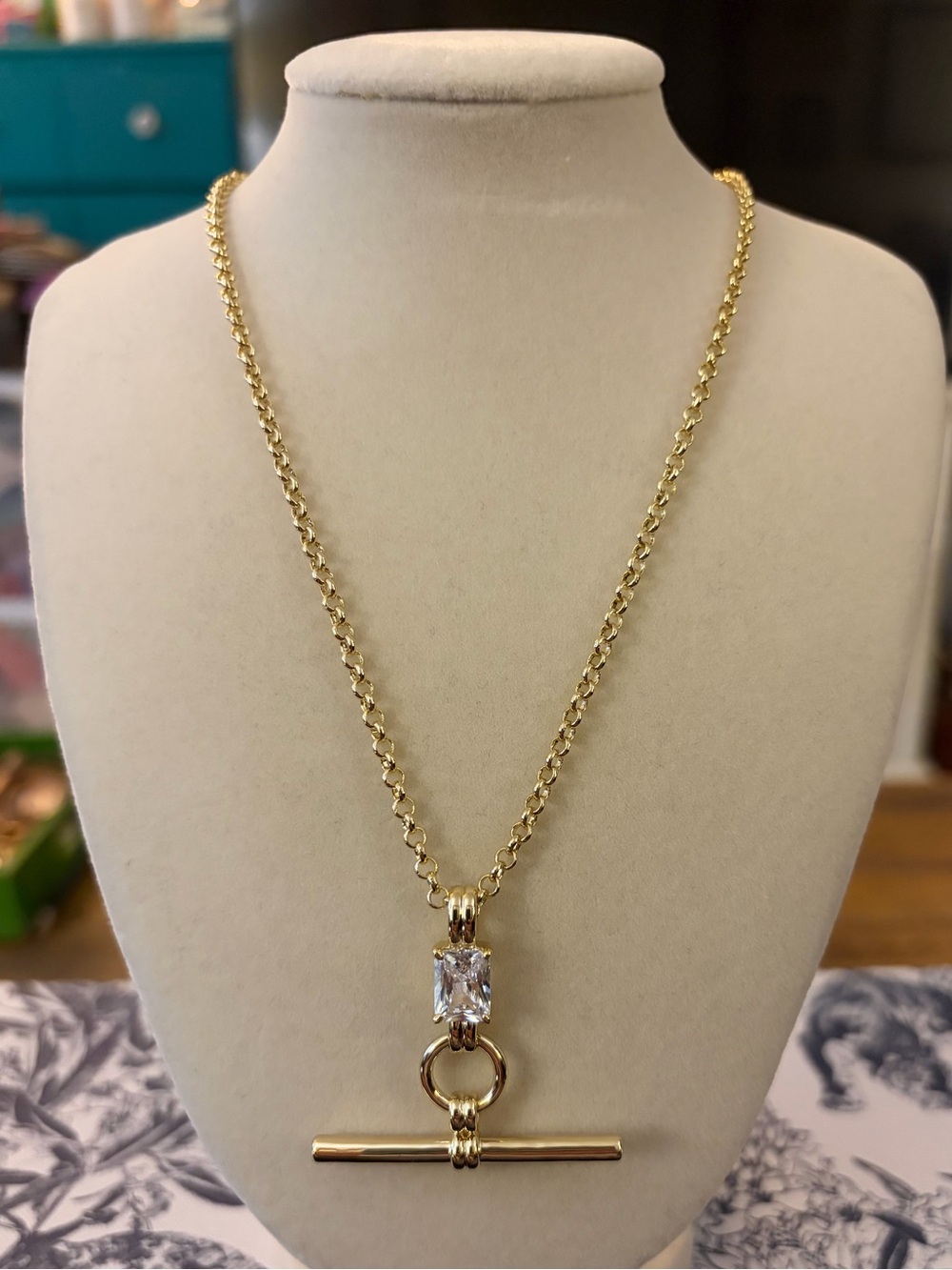 ✨ 💎GOLD TOGGLE STATEMENT NECKLACE✨✨✨